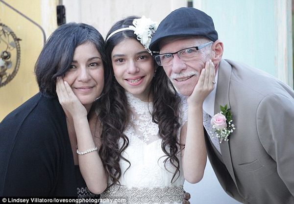 将死的父亲为了让11岁女儿留下更多美好的回忆 给她举办婚礼